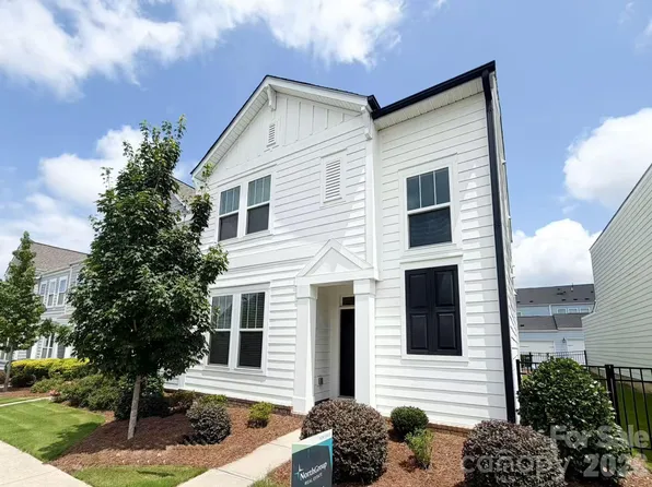 325 Johnston Dr, Pineville, NC 28134