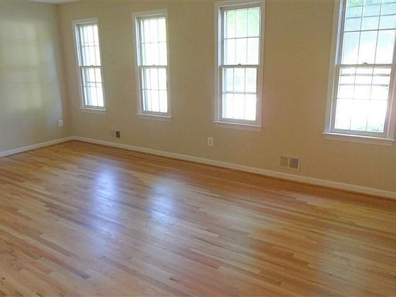 5th image of 2618 Lemontree Ln