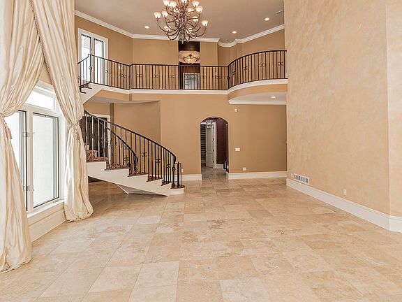 5th image of 17850 Sterling Glen Ln