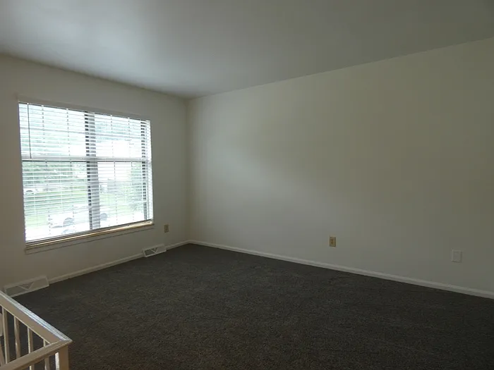 5901 Creek View Dr — Photo 4