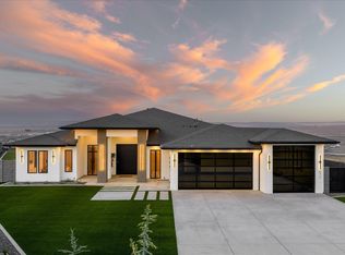 6917 W 22nd Ave, Kennewick, WA 99338