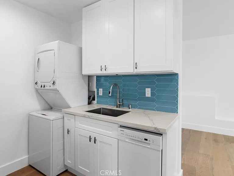 423 Iris Ave #C — Photo 11