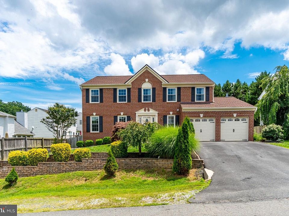 1st image of 10 Forest Vista Ln