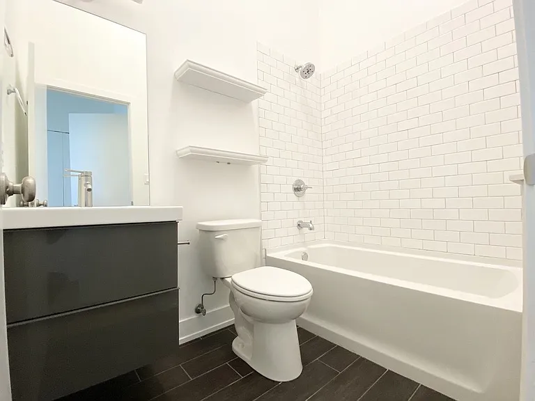 1348 N Milwaukee Ave — Photo 17