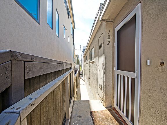 3rd image of 122 34th St