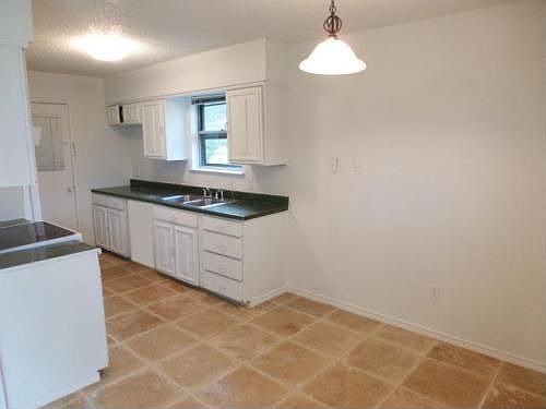 3rd image of 3022 Esters Ct