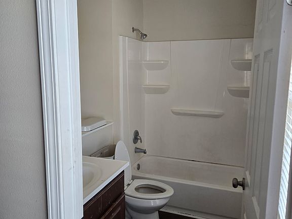 Master Suite comfortable bathroom.