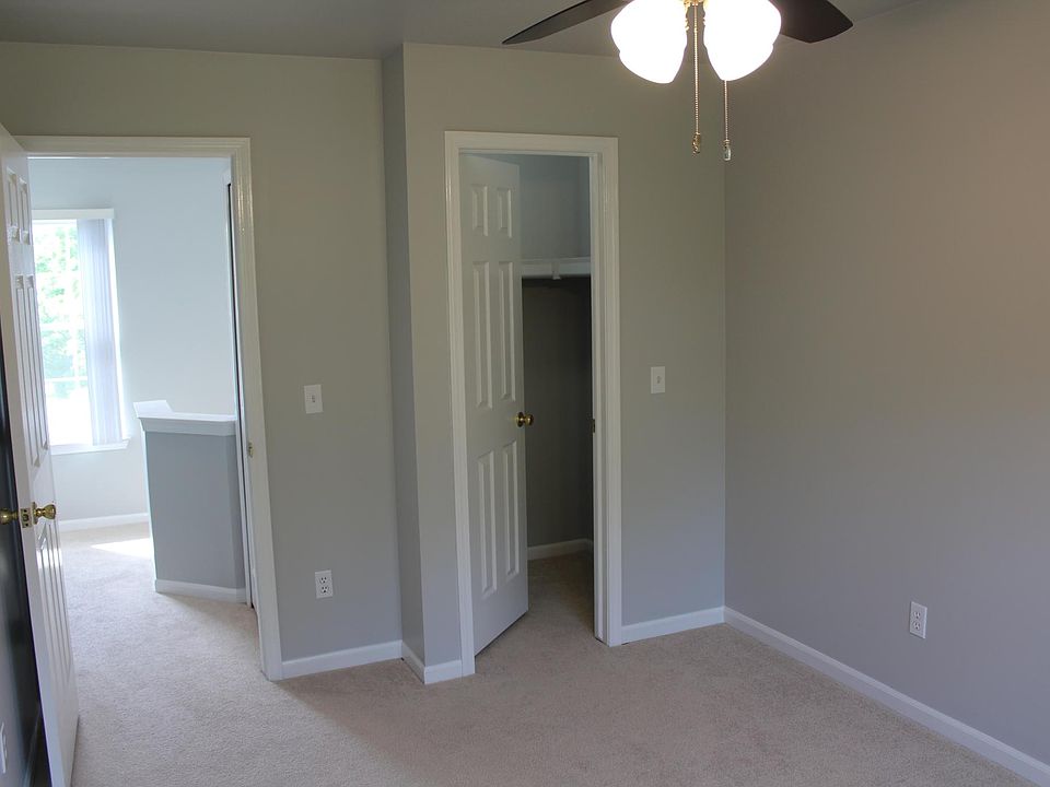 Guest bedroom closet