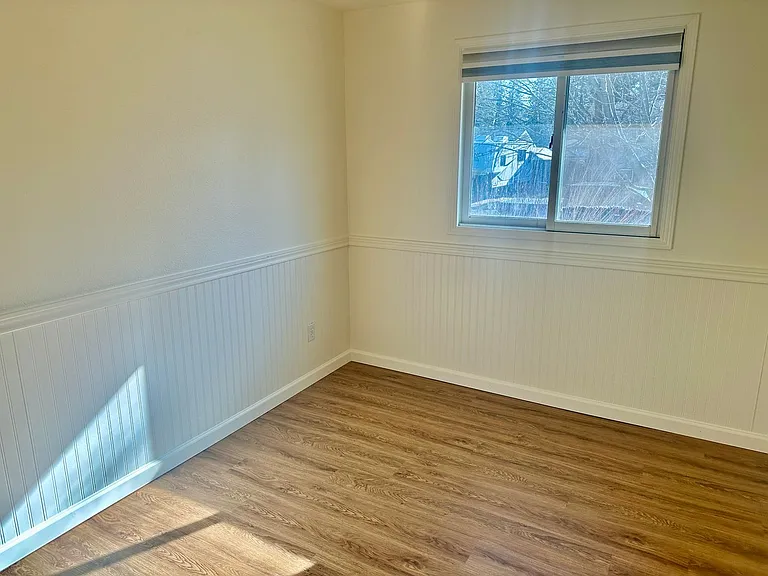 11409 N Guinevere Dr — Photo 8