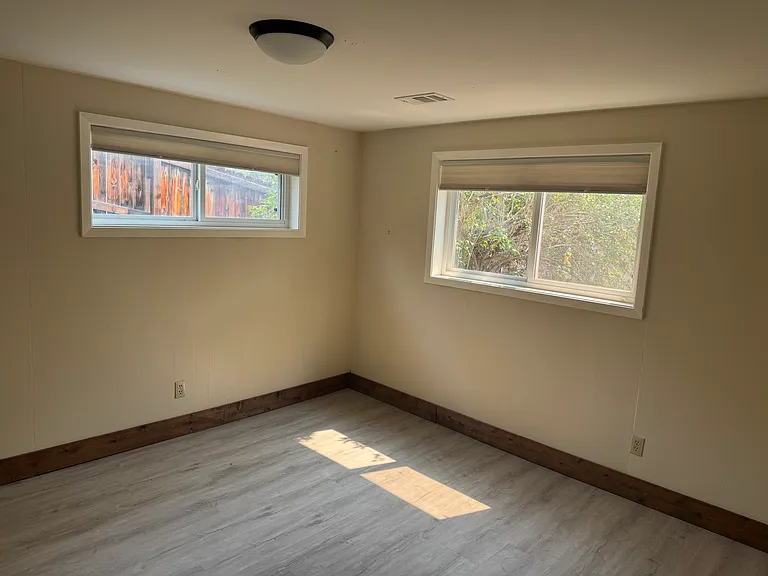 912 S Beech St — Photo 12