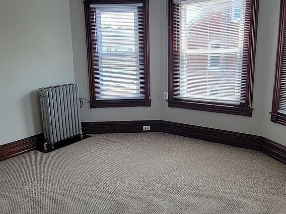 5th image of 111 E Vine St APT 2