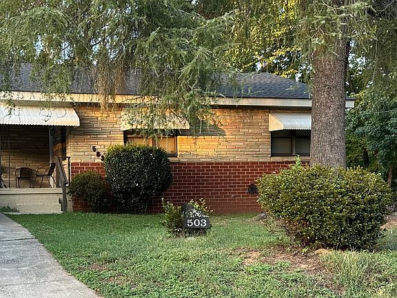 Cozy home cottage on private corner lot