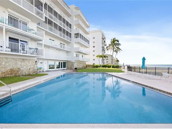 1977 Gulf Shore Blvd N APT 504, Naples, FL 34102