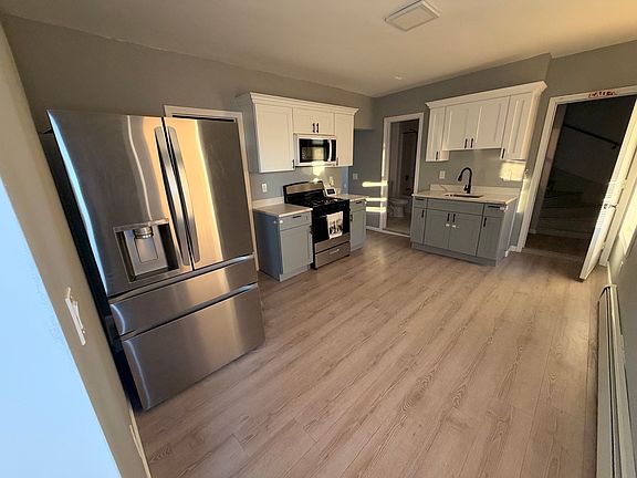 2nd image of 290 Orange St #1