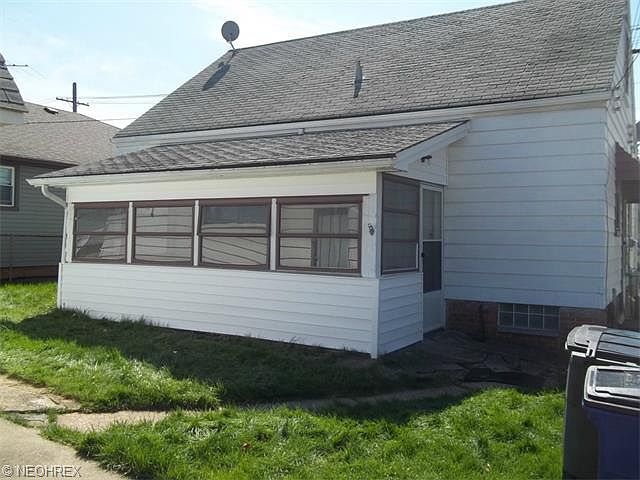 2nd image of 4703 Ridge Rd