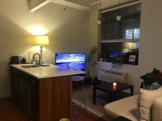 Rented by Manhattan Management LLC | media 64