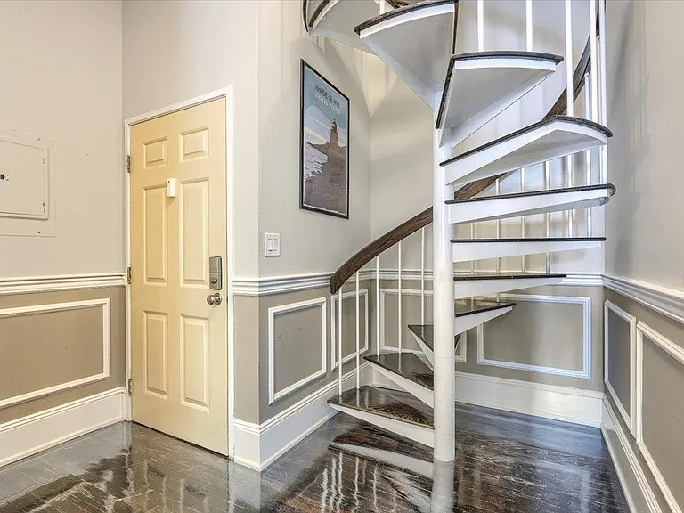 38 Pleasant St #4 — Photo 10