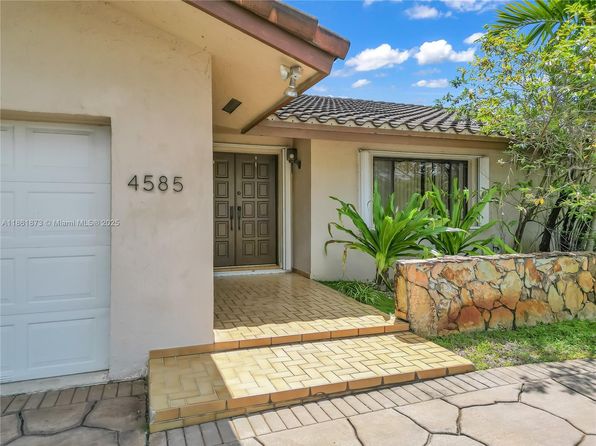 4585 SW 87th Ave
