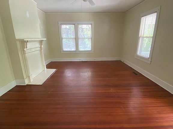 4th image of 106 N Race St