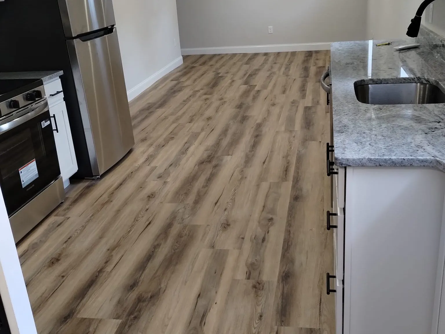 2 bed, 1.0 bath, $2,950 — Photo 2