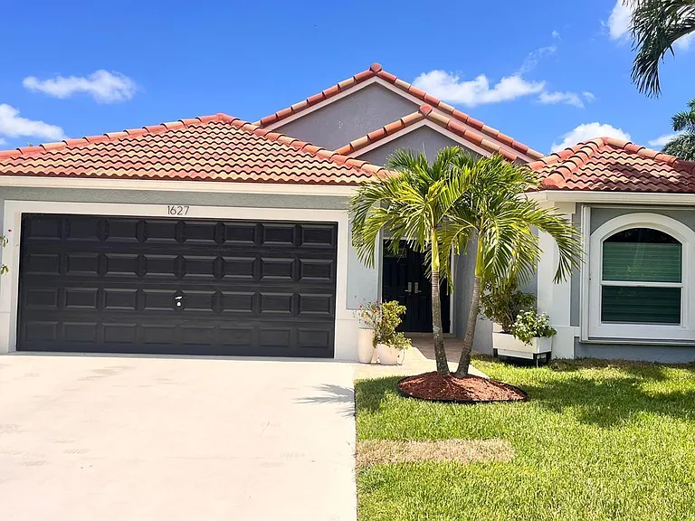 1627 Oak Berry Cir — Photo 33