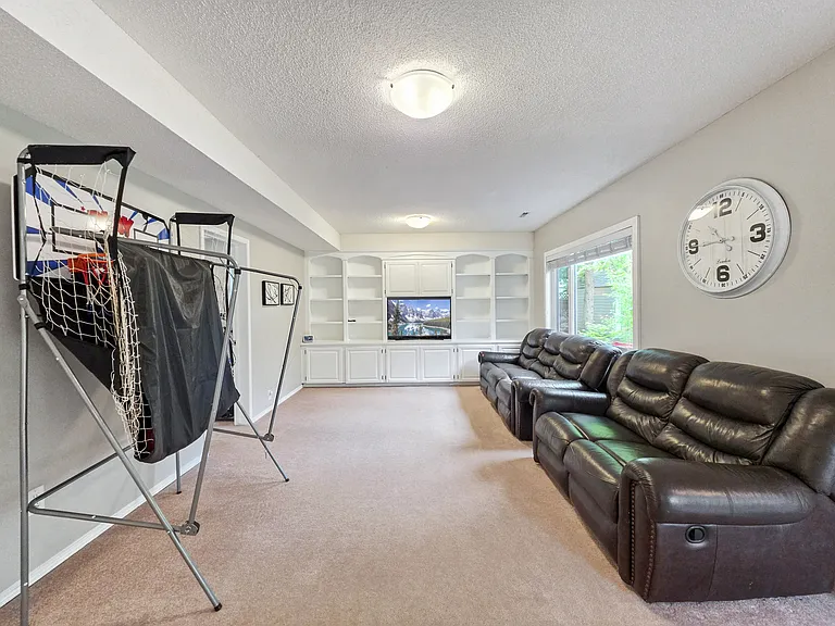 138 Mount Robson Close SE — Photo 22