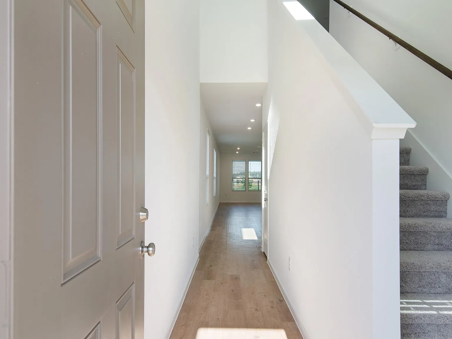 4 bed, 2.5 bath, $2,475 — Photo 2