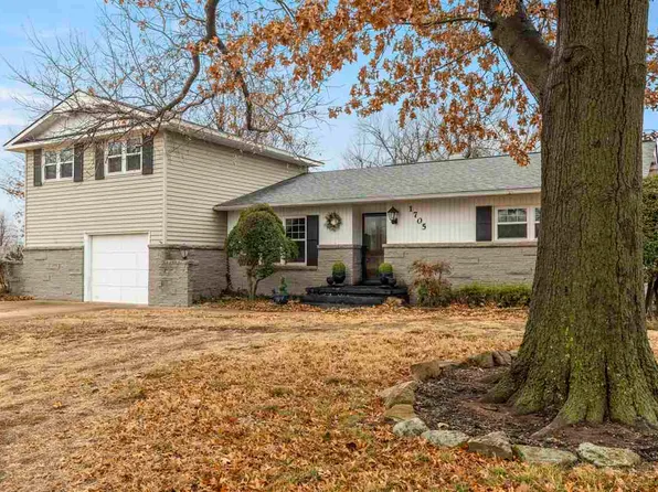 1705 N 10th St, Perry, OK 73077