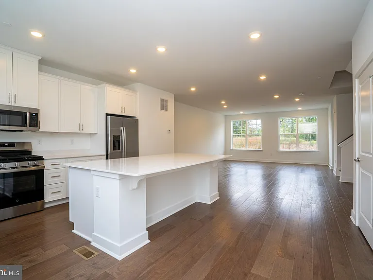 144 Ada Hightower Ave — Photo 9