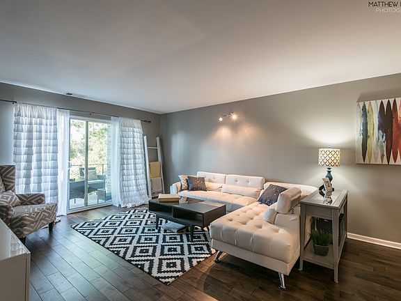 4th image of 7100 W 95th St APT 208