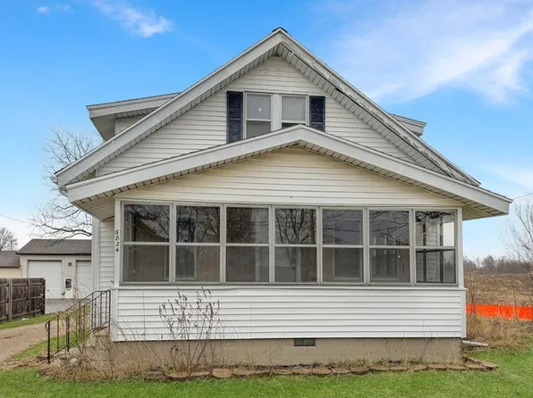6824 Hanna Lake Ave SE, Caledonia, MI 49316