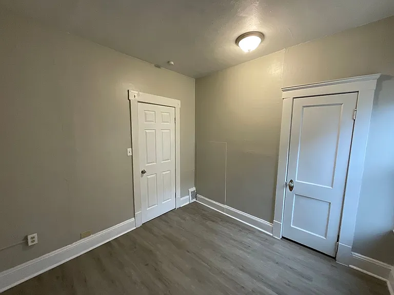 6807 Worley Ave — Photo 5
