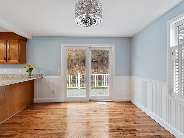 29 Lamplighter Ln — Photo 9