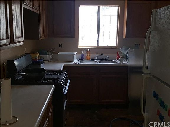 3rd image of 1650 W 65th St