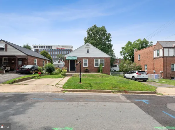 818 S Oak St, Arlington, VA 22204