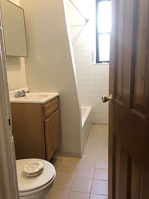 Rented by Lang Realty LLC | media 20