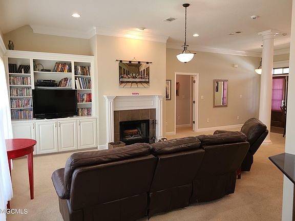3rd image of 14351 W Carriage Cir