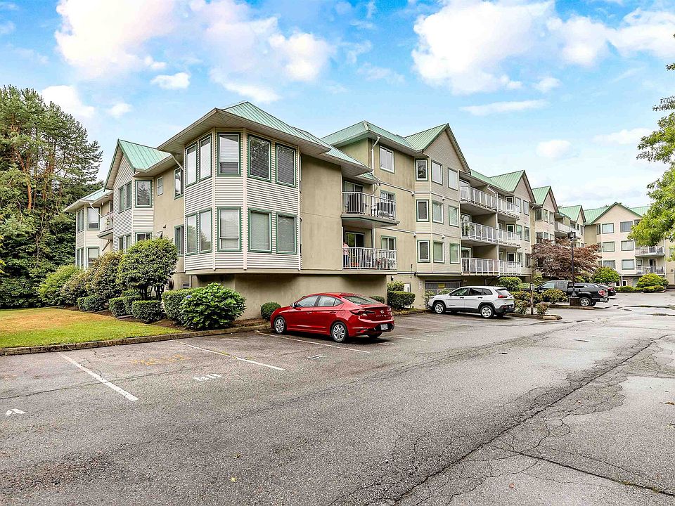 1st image of 19236 Ford Rd #304