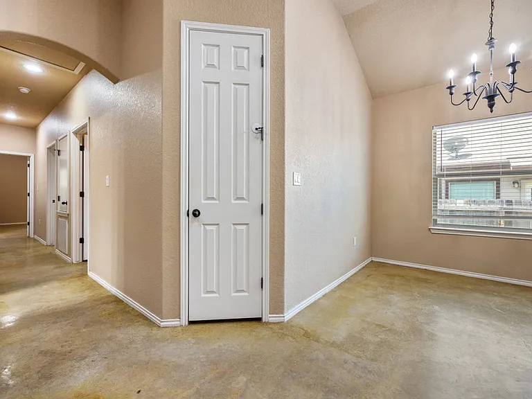 1048 Carolyn Cv — Photo 7