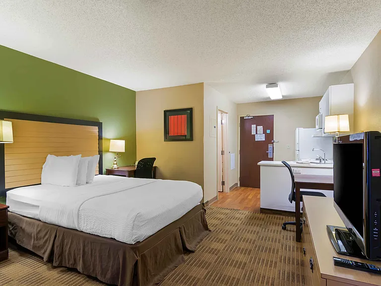 Studio Suite - 1 Queen Bed