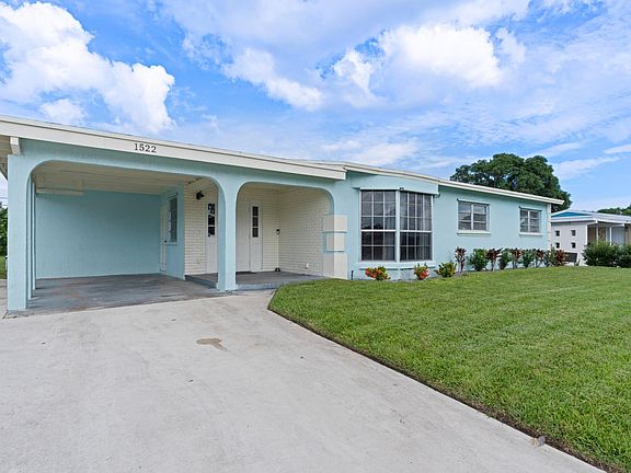 3rd image of 1522 N Seacrest Boulevard