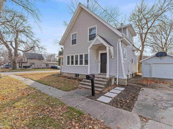 17 S 13th St, Clear Lake, IA 50428