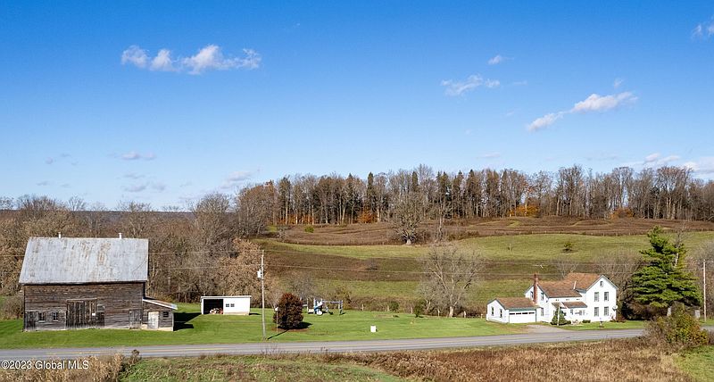 2nd image of 706 New Turnpike Road