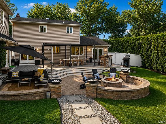 3rd image of 164 Cedrus Avenue