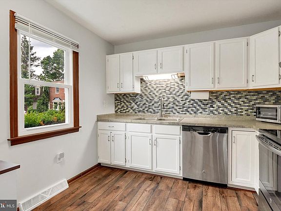 5th image of 7 Garden Ct
