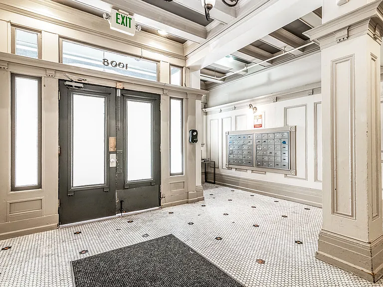 1008 Larkin — Photo 23