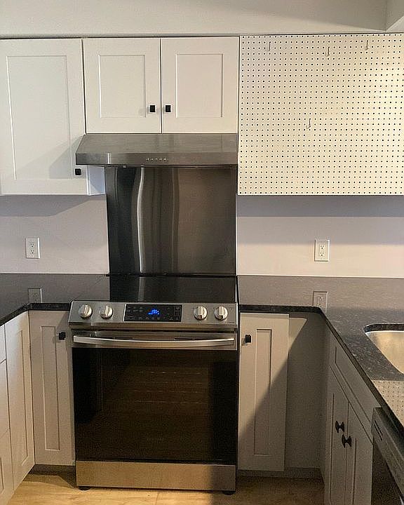 Ceramic top electric range 