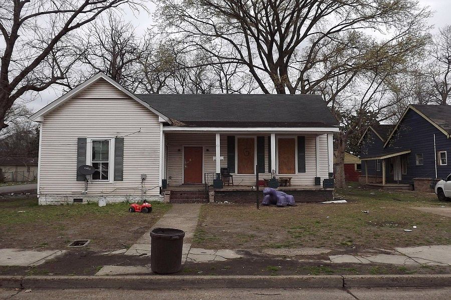 1st image of 701 E Bard Ave