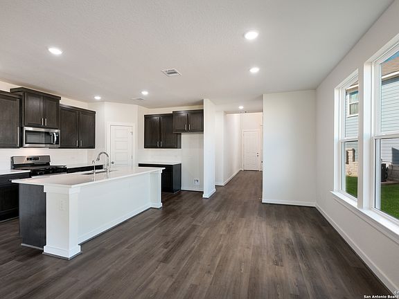 4th image of 6063 Calgary Park