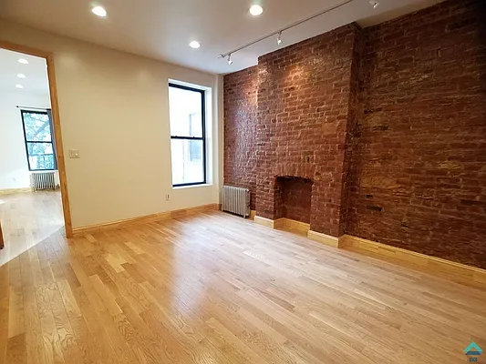 Rented by EXR | media 17